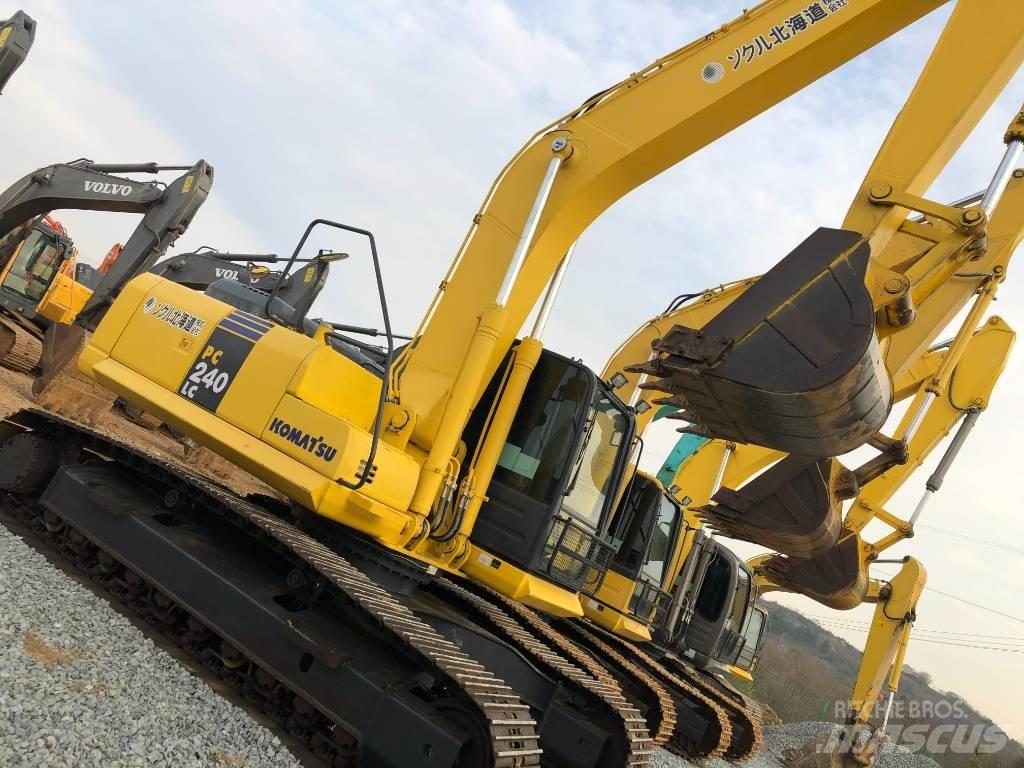 Komatsu 240-8 履带挖掘机