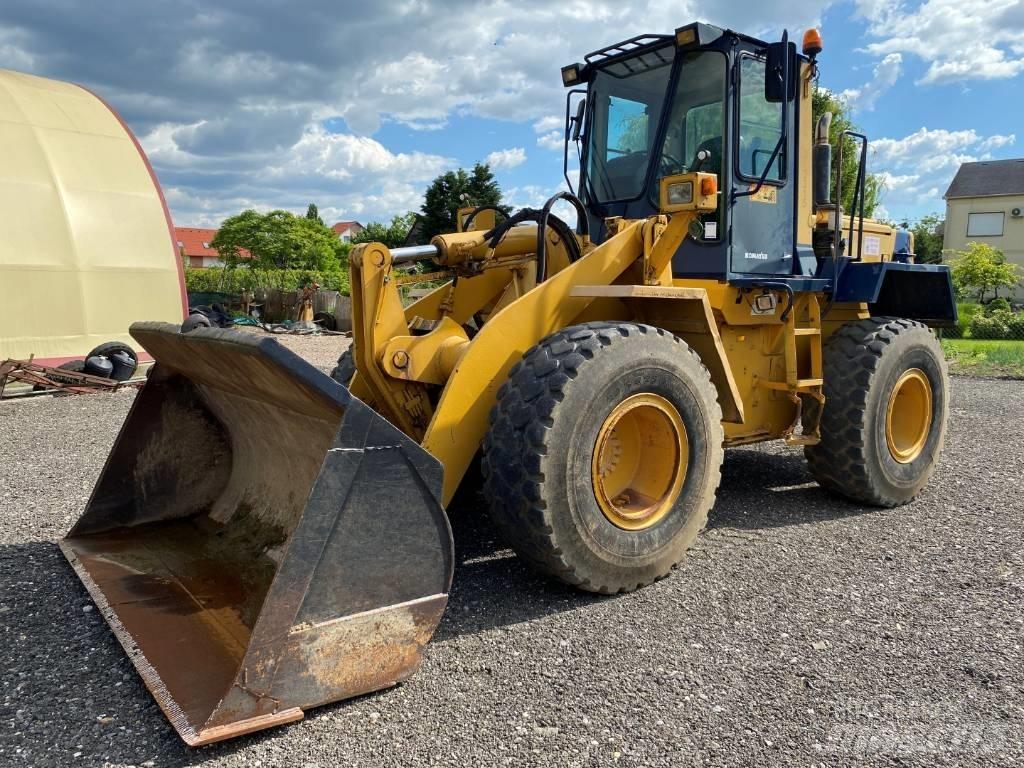Komatsu WA 250 PT-1H 前装载和挖掘机