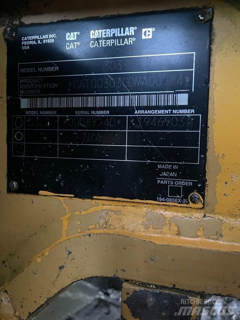 CAT 303 CR 小型挖掘机