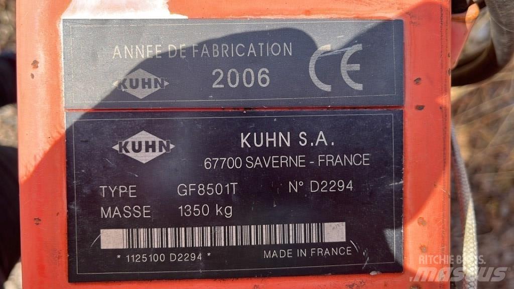 Kuhn GF 8501 T 犁耙和摊草机
