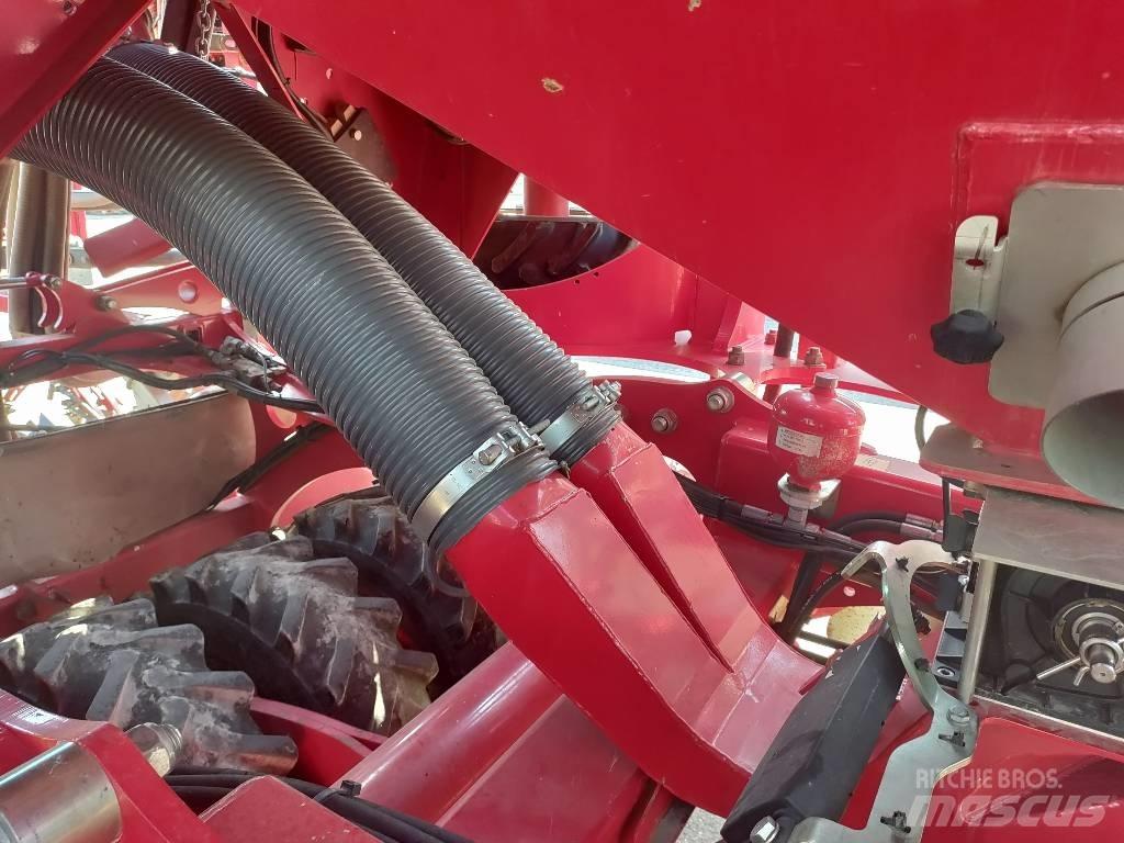 Horsch Pronto 8 DC 条播机