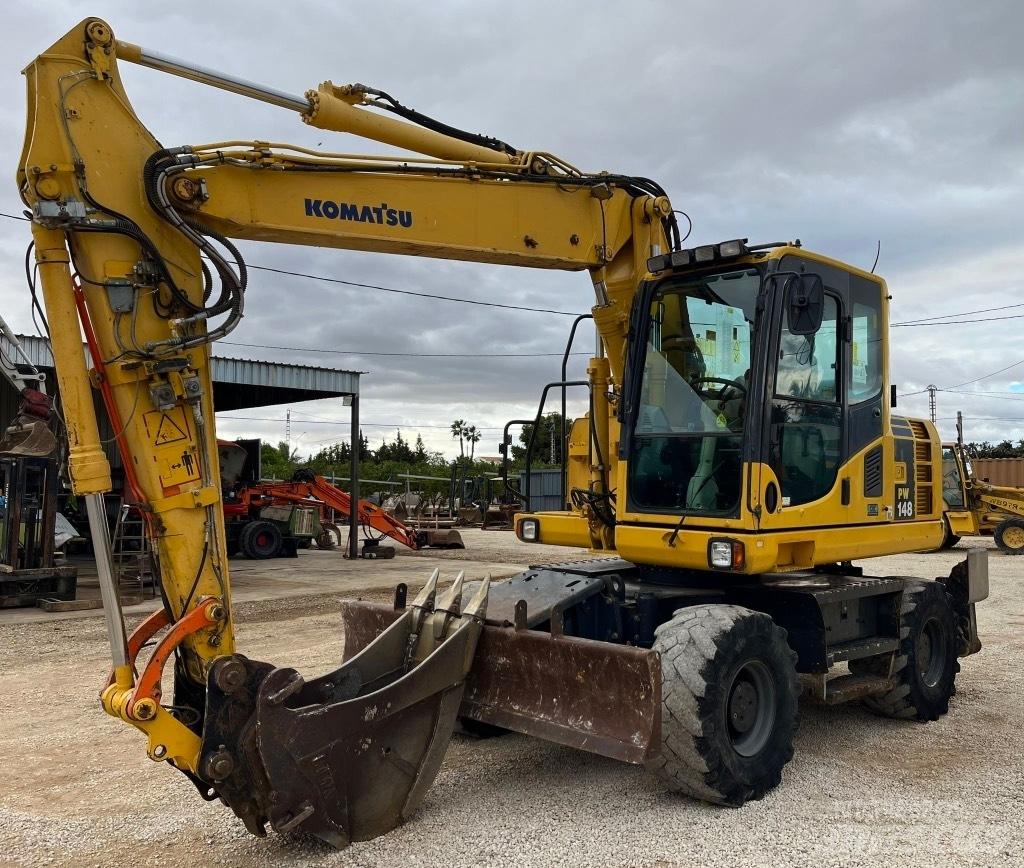 Komatsu PW148-8 轮式挖掘机