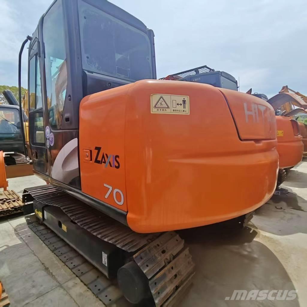 Hitachi ZX 70 中型挖掘机