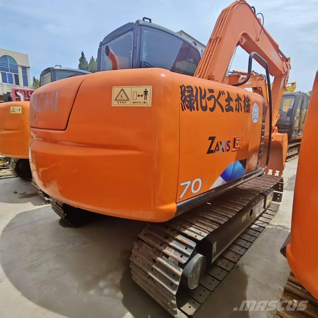 Hitachi ZX 70 中型挖掘机