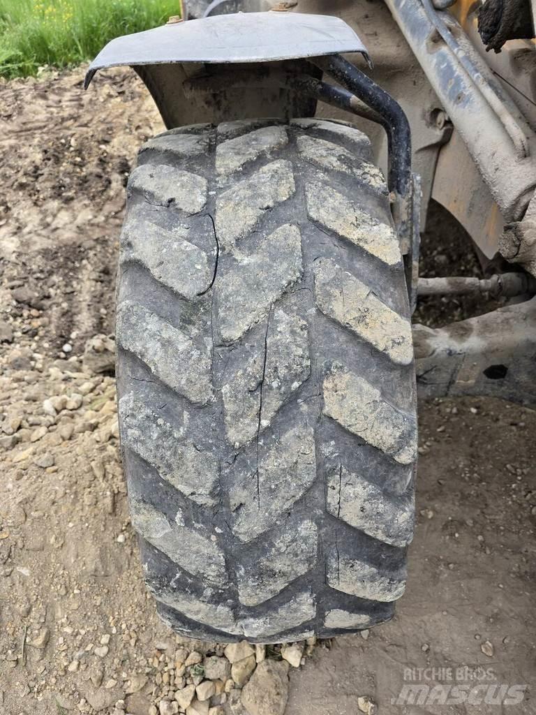 JCB 3CX 反铲装载机