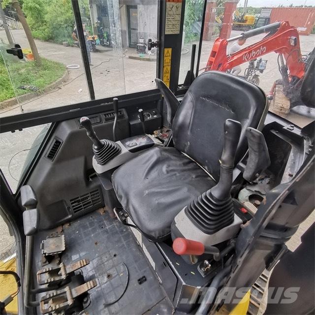 Komatsu PC 35 M-2 小型挖掘机