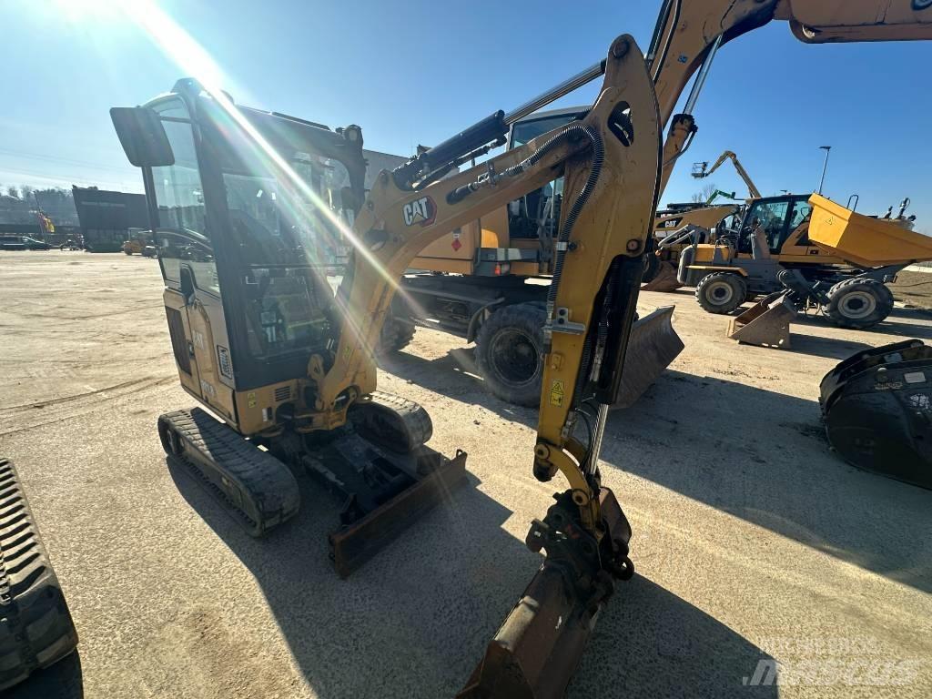 CAT 301.8 小型挖掘机