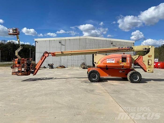JLG 800AJ 曲臂高空工作平台