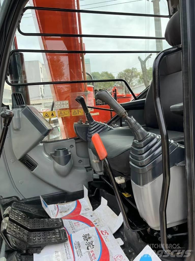 Hitachi ZX 70 小型挖掘机