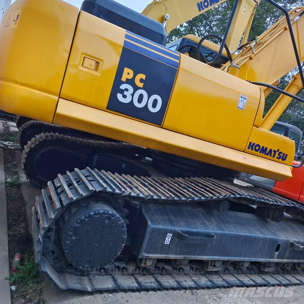 Komatsu PC300-7 履带挖掘机