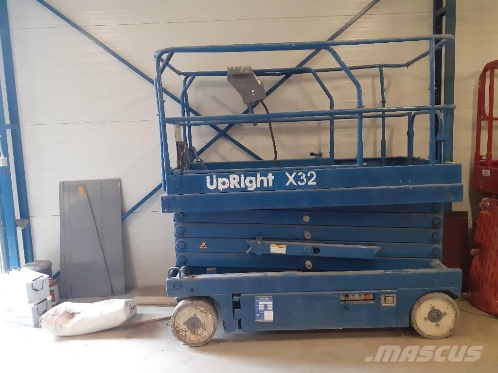 UpRight X 32 剪叉式升降机