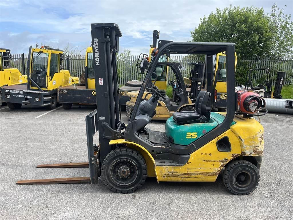 Komatsu FG25HT-16R 天然气叉车