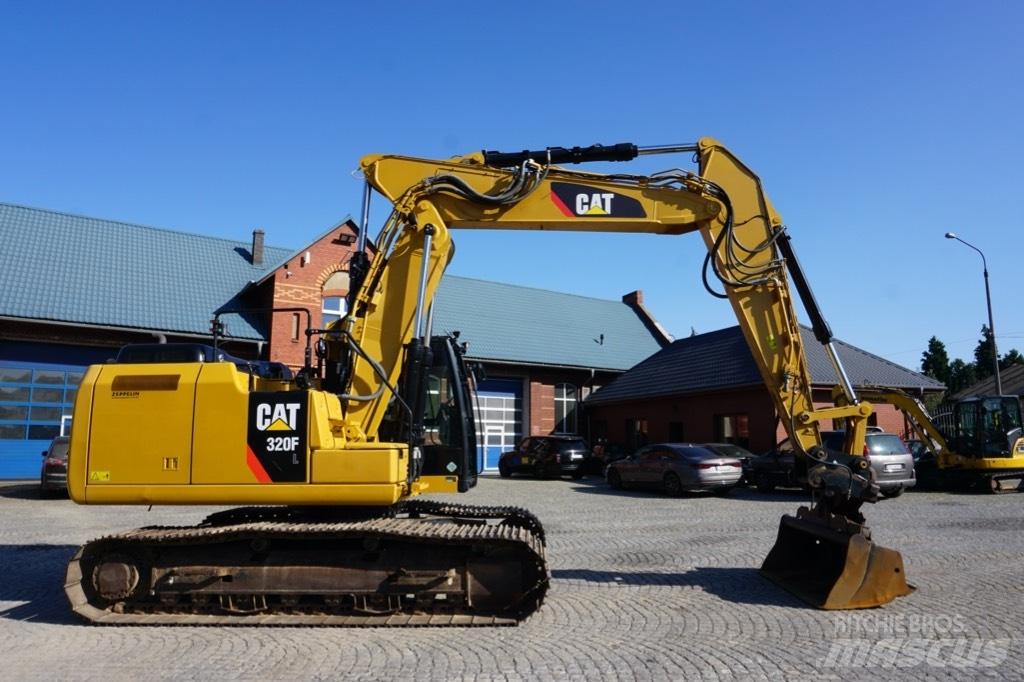 CAT 320 FL 履带挖掘机