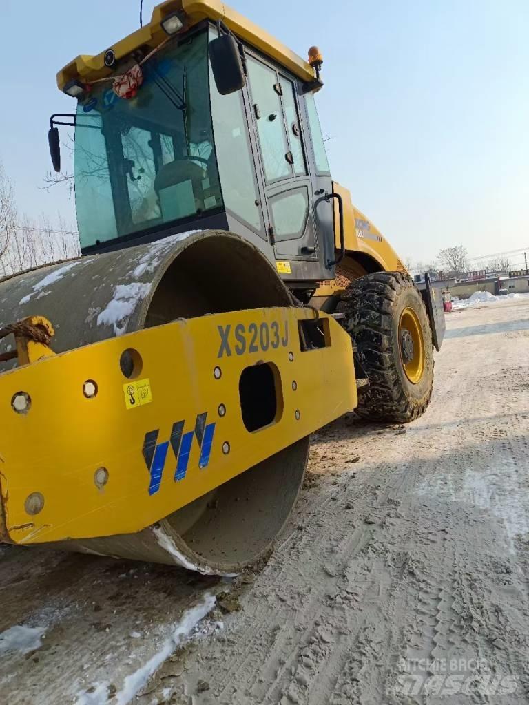 XCMG XS 143J 单轮压路机