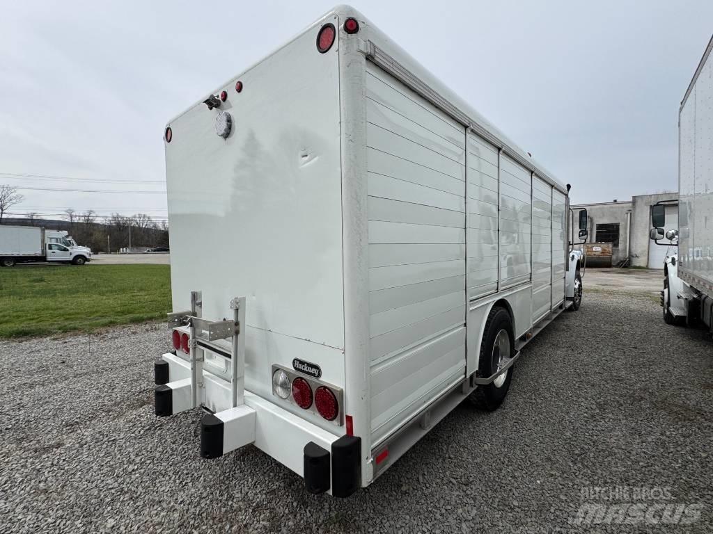 Freightliner M2 饮料运输车