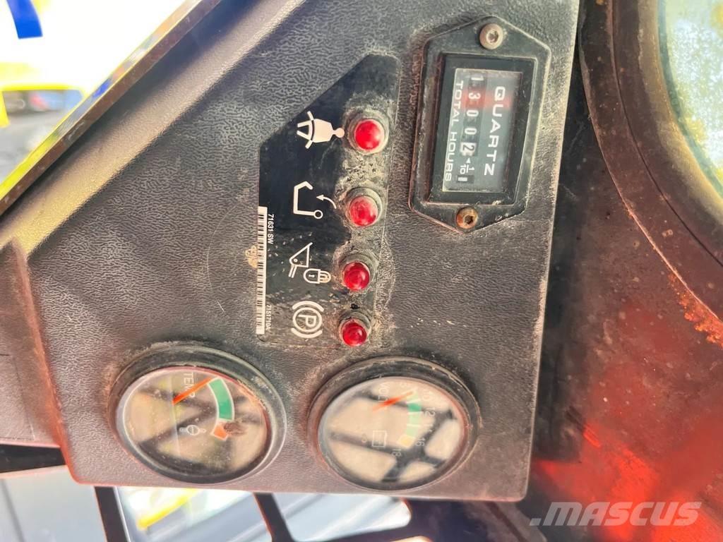 Bobcat S70 滑移装载机