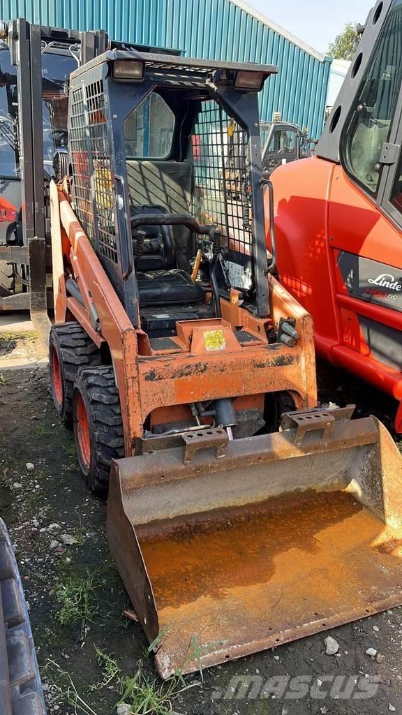 Bobcat S70 滑移装载机