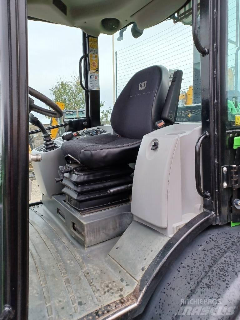 CAT 906M 轮式装载机