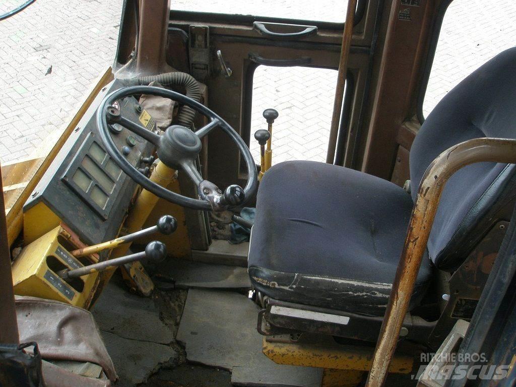 Komatsu W40-2 轮式装载机