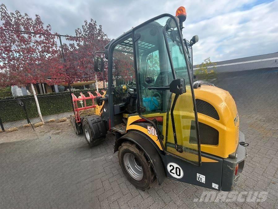 Mustang AL 506 Cab 多功能装载机