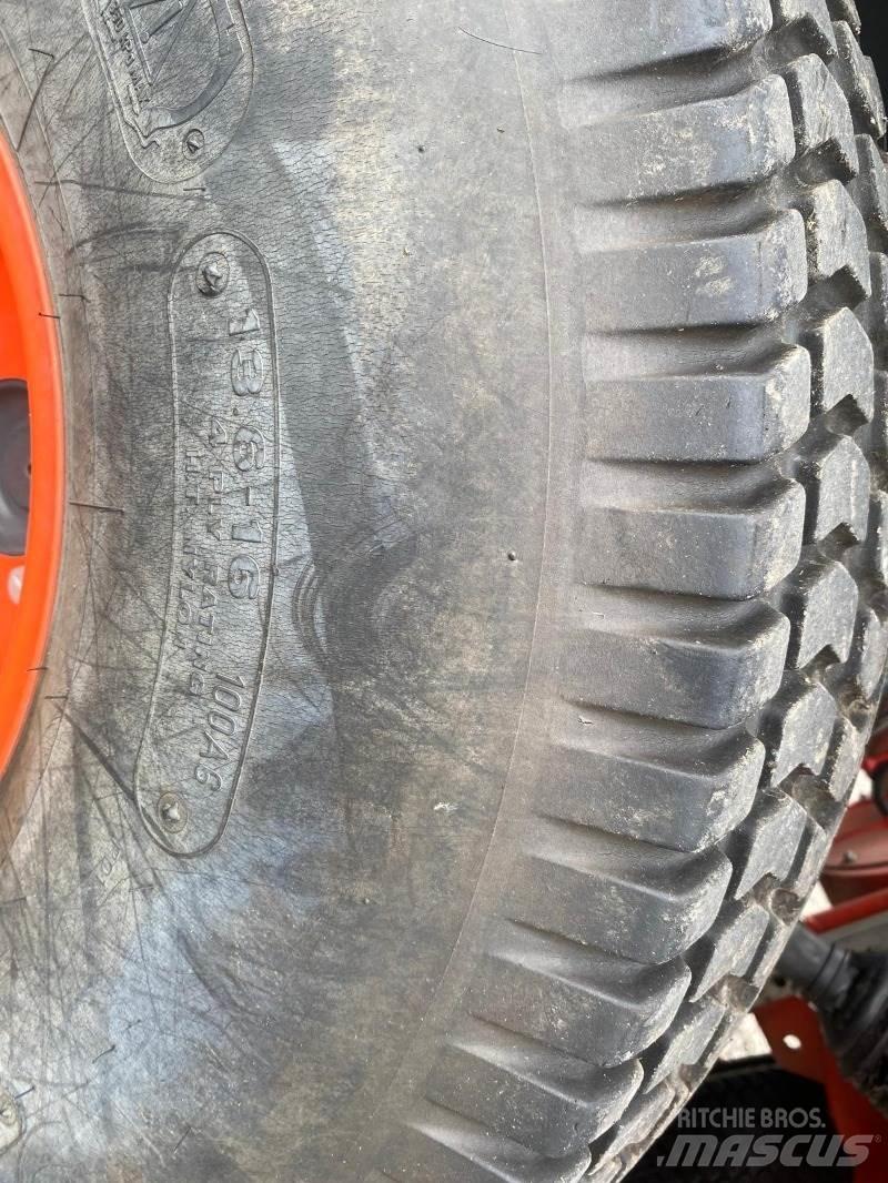Kubota ST 401-C 小型拖拉机