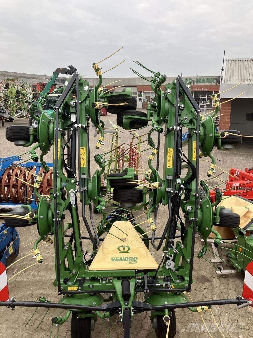 Krone Vendro 1020 犁耙和摊草机