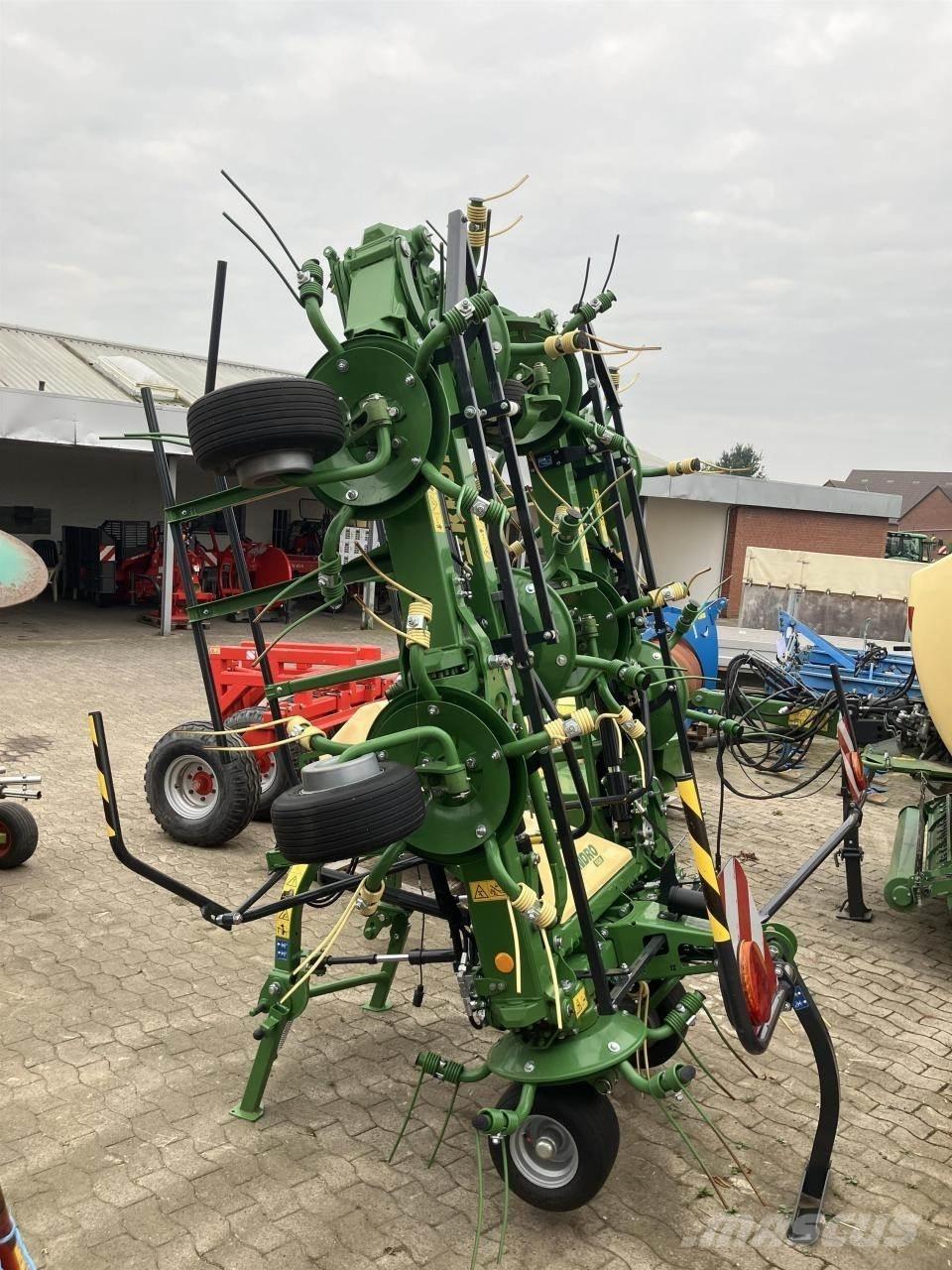 Krone Vendro 1020 犁耙和摊草机