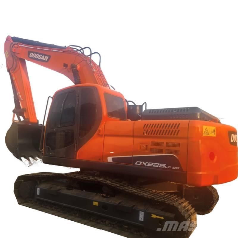 Doosan DX225 履带挖掘机