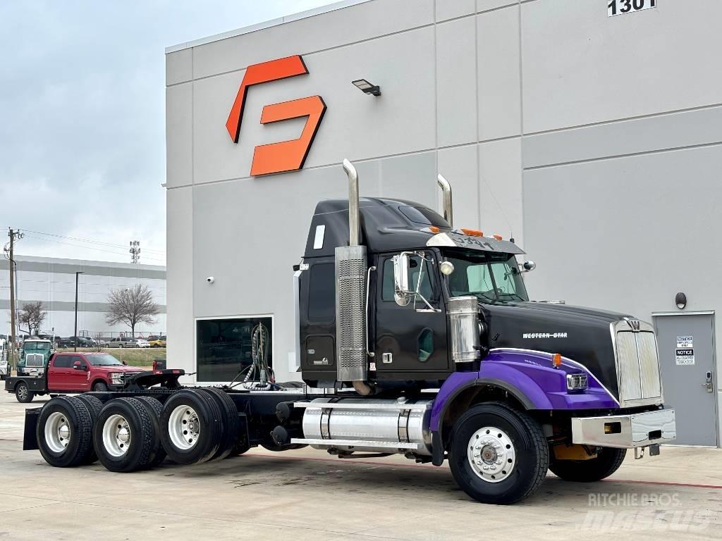 Western Star 4900 牵引车