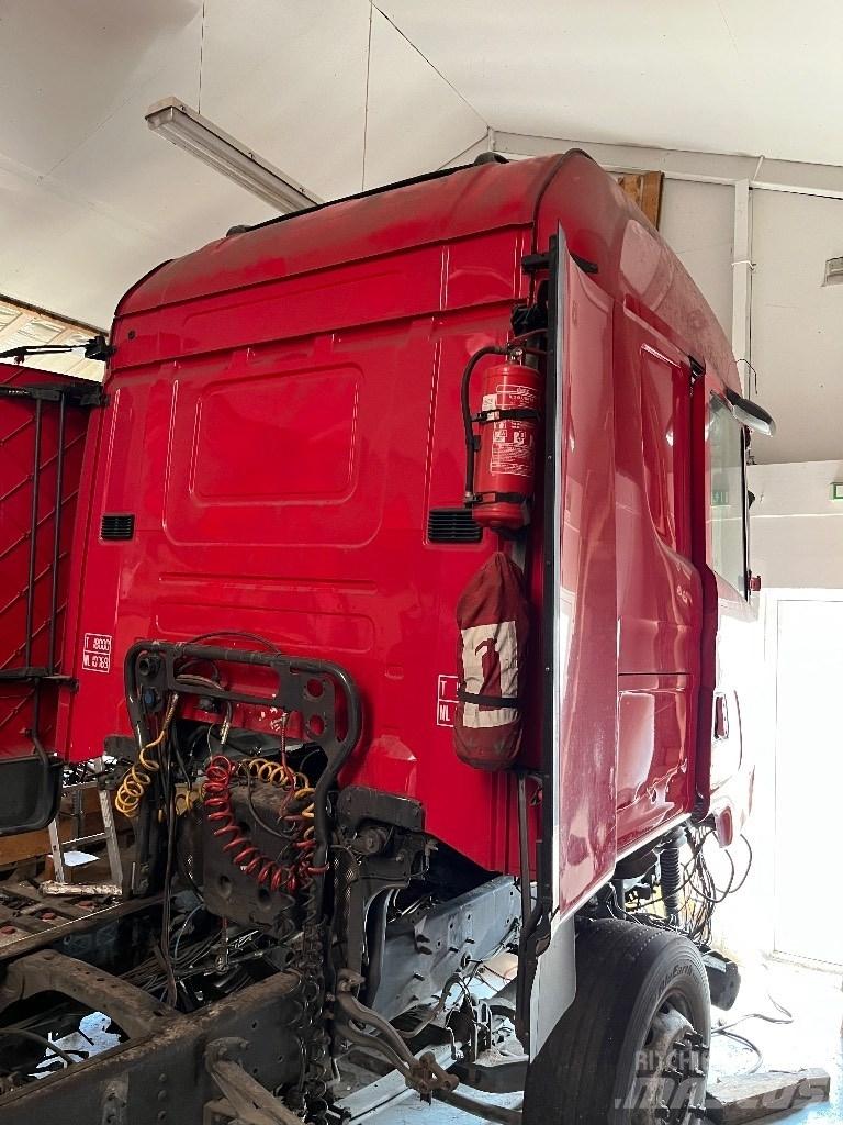 Scania CR19H 驾驶室与内部