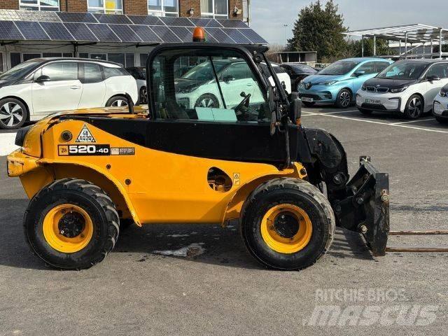 JCB 520-40 伸缩臂叉装车|叉装车