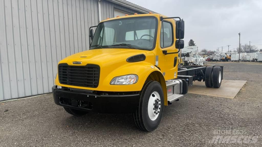 Freightliner M2 平板车