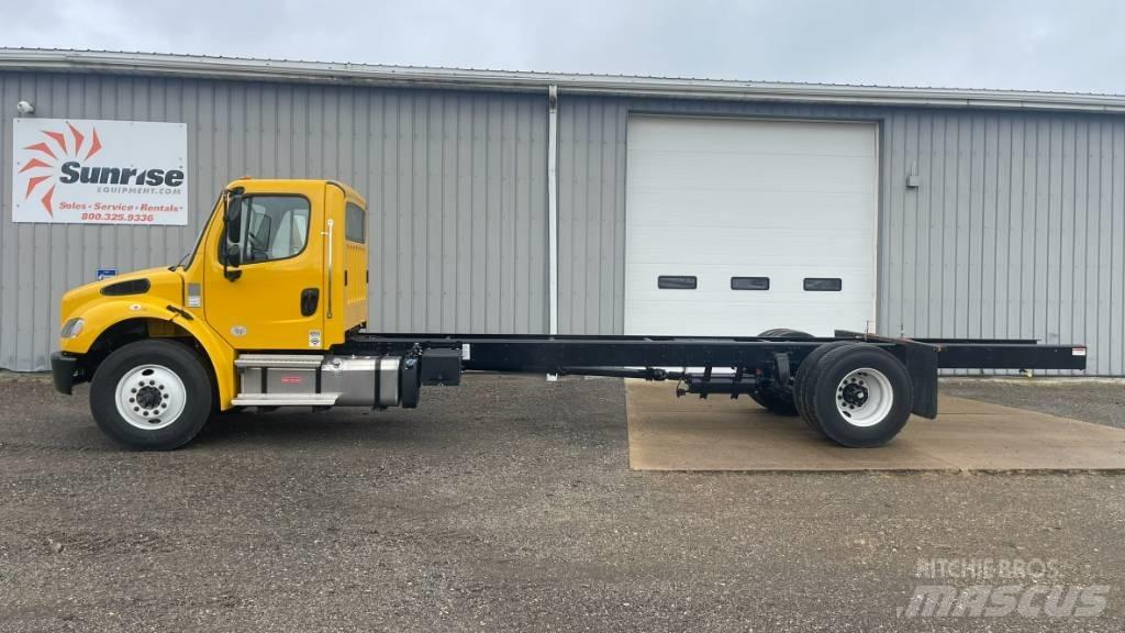 Freightliner M2 平板车