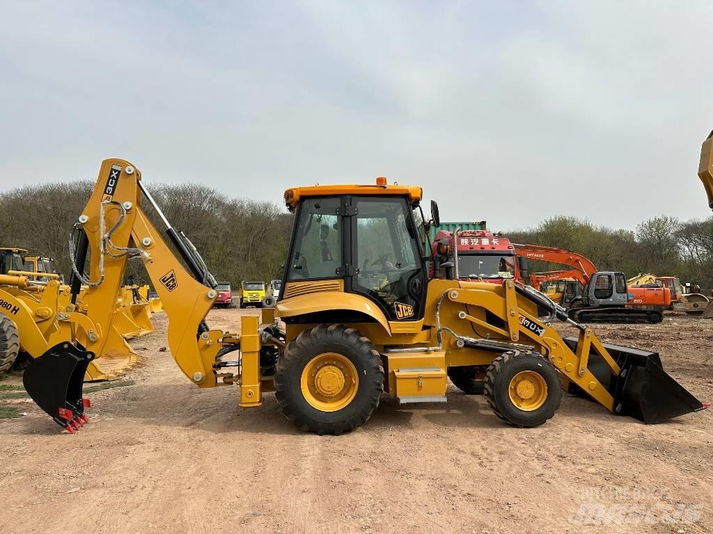 JCB 3CX 反铲装载机