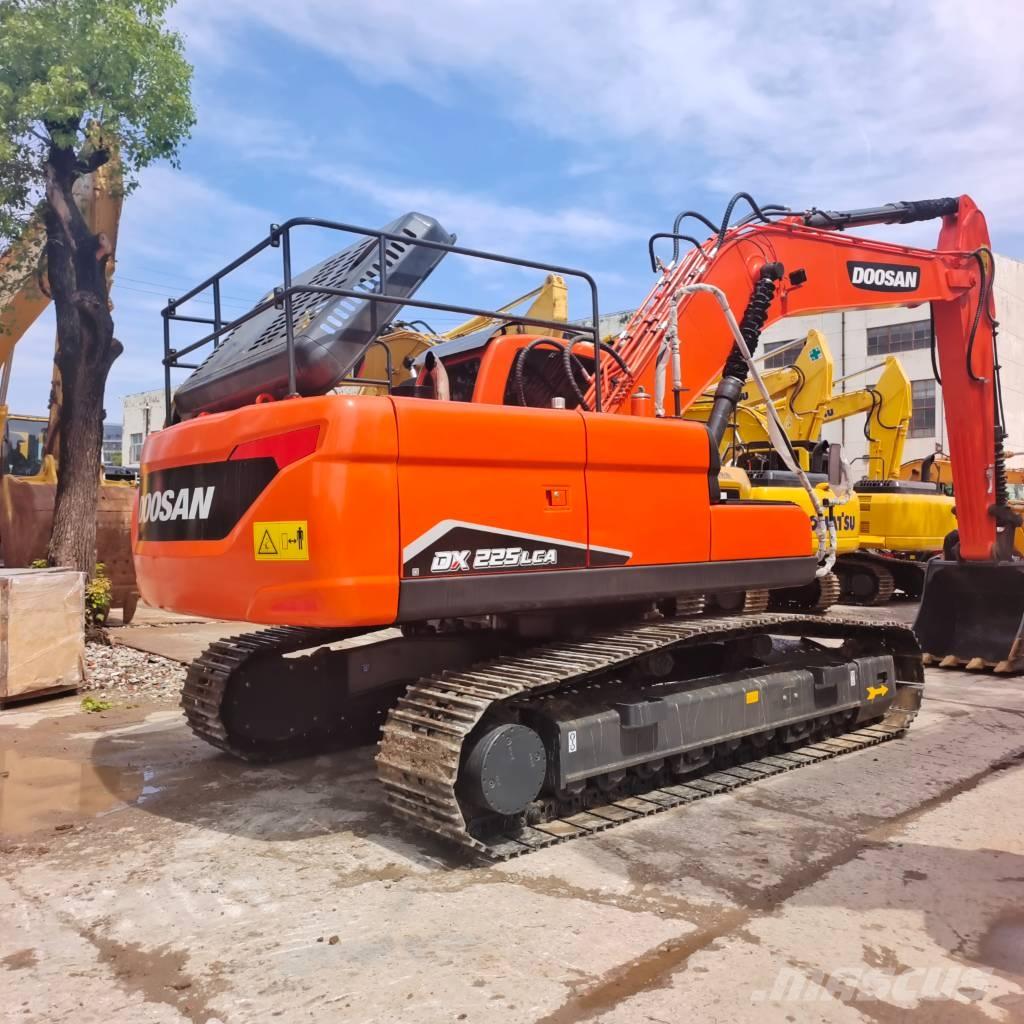 Doosan DX 225 履带挖掘机