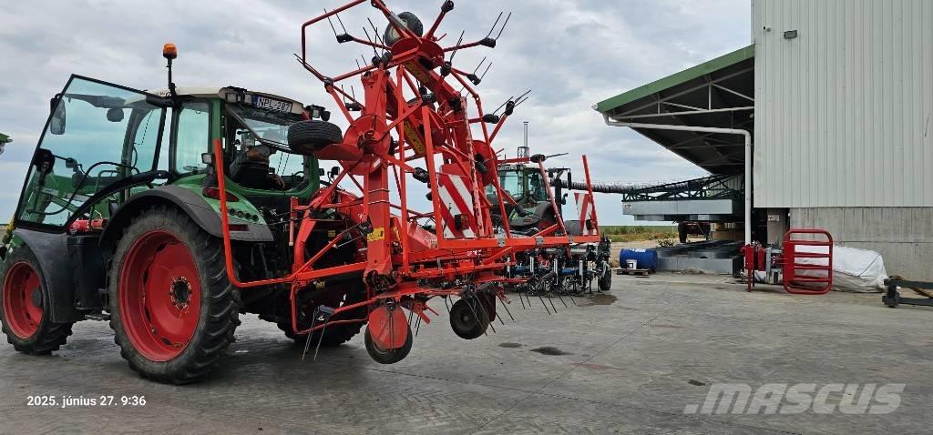 Kuhn GF 7802 犁耙和摊草机