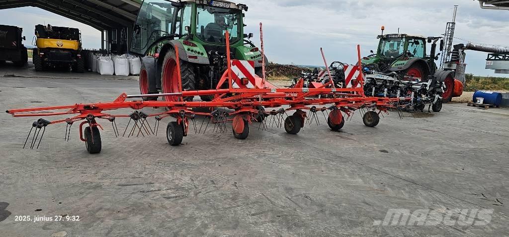 Kuhn GF 7802 犁耙和摊草机