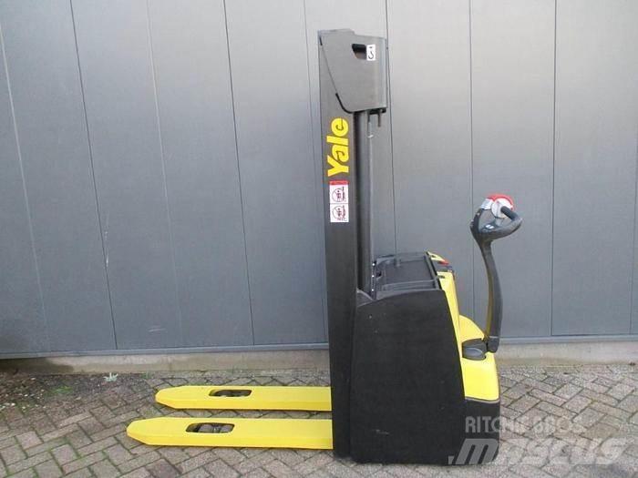 Yale MS 16 手推堆垛车