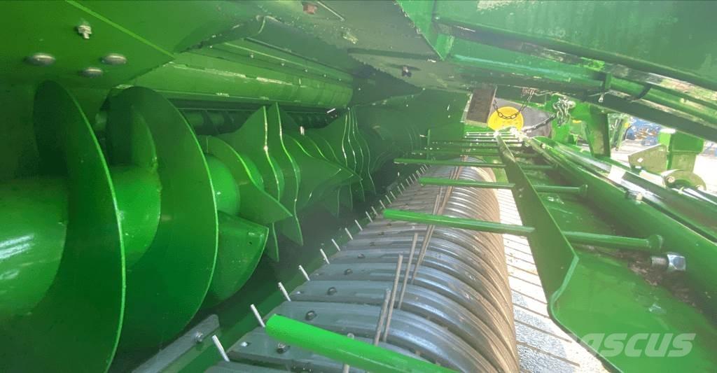 John Deere V461M 圆捆打捆机
