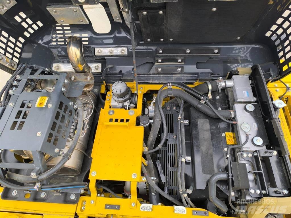 Komatsu HB 215 LC-3 履带挖掘机