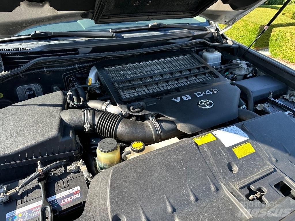 Toyota Landcruiser 越野车