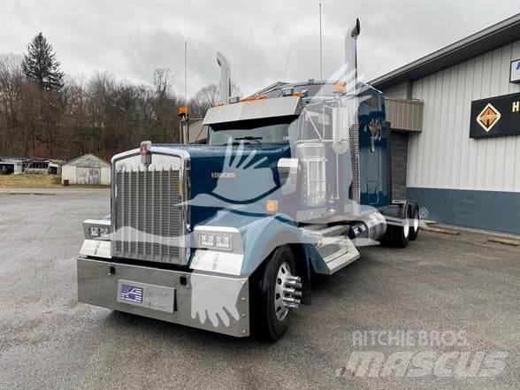 Kenworth W900 牵引车