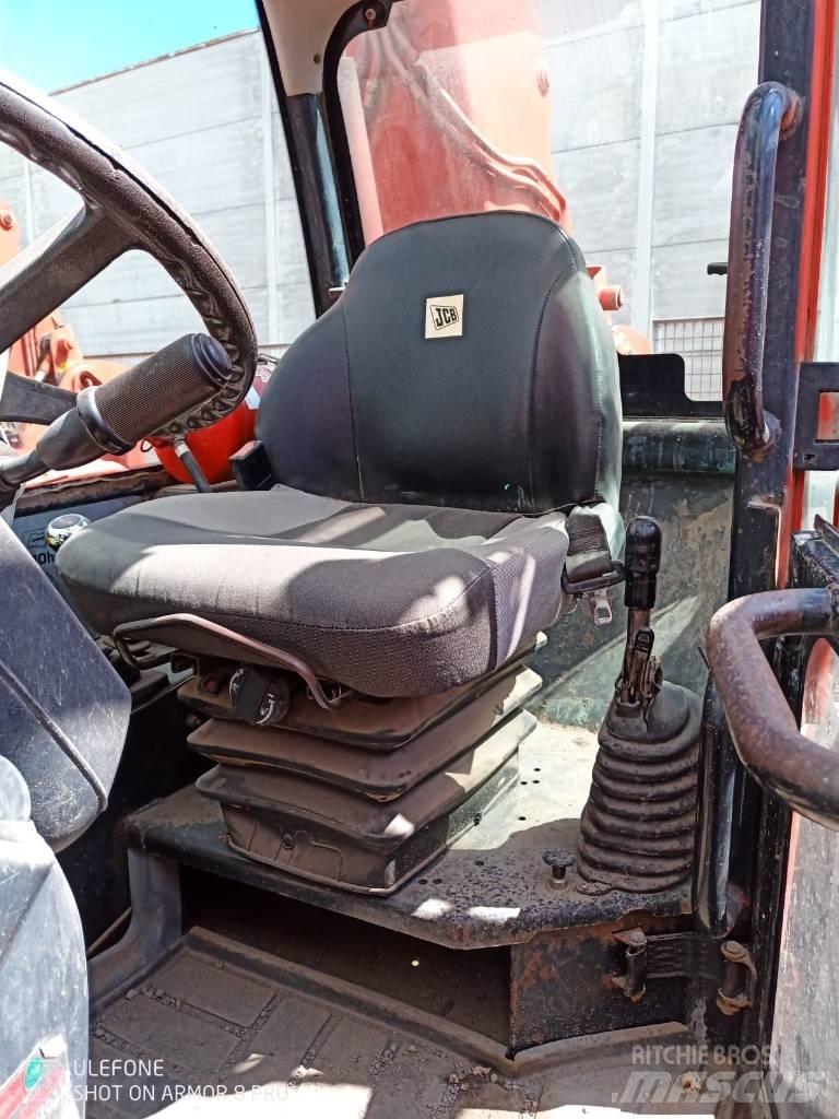 JCB 535-125 伸缩臂叉装车|叉装车