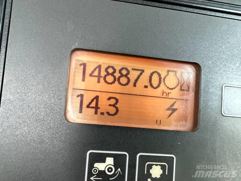 John Deere 8230 拖拉机/农用车
