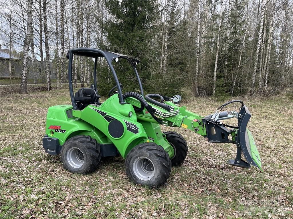 Avant M630 小型装载机