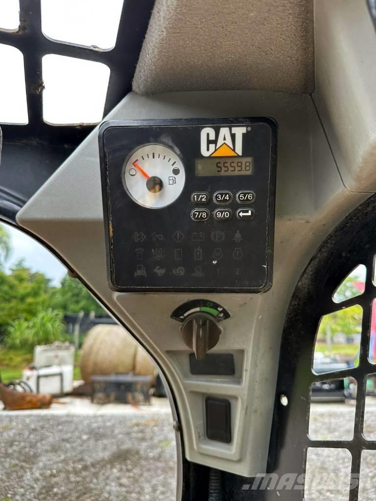 CAT 259 D 滑移装载机