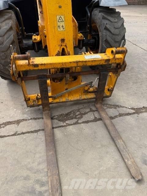 JCB 531-70 伸缩臂叉装车|叉装车