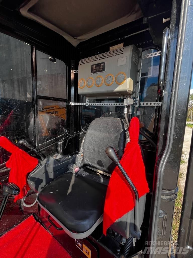 CAT 303.5 E CR 小型挖掘机