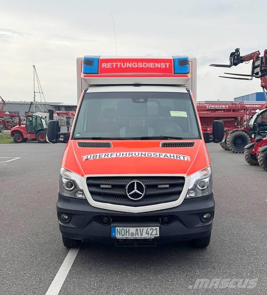 Mercedes-Benz 1032 救护车