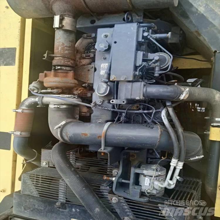 Komatsu 300 履带挖掘机